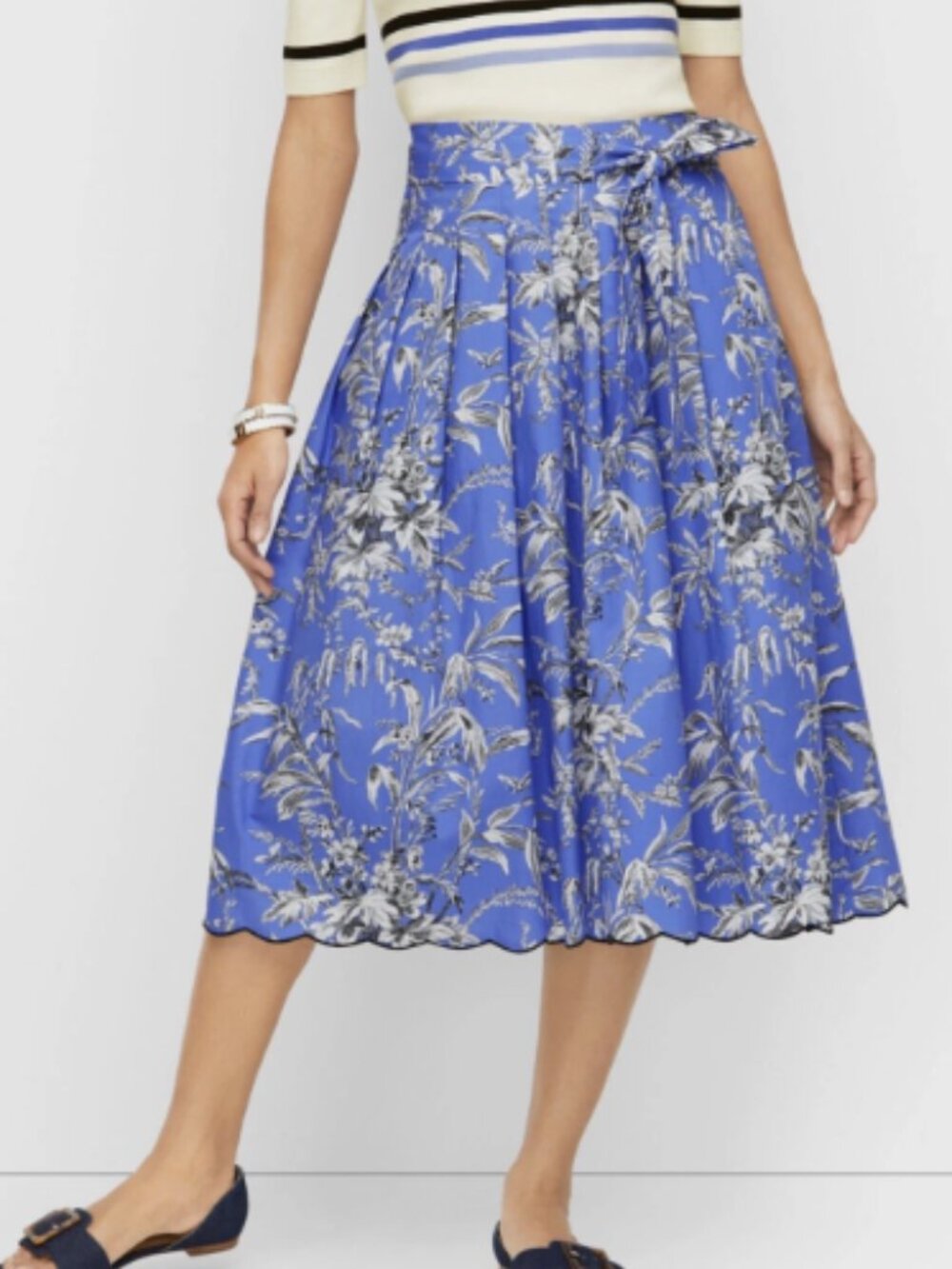 SCALLOPED FIT & FLARE SKIRT - ETCHED TOILE